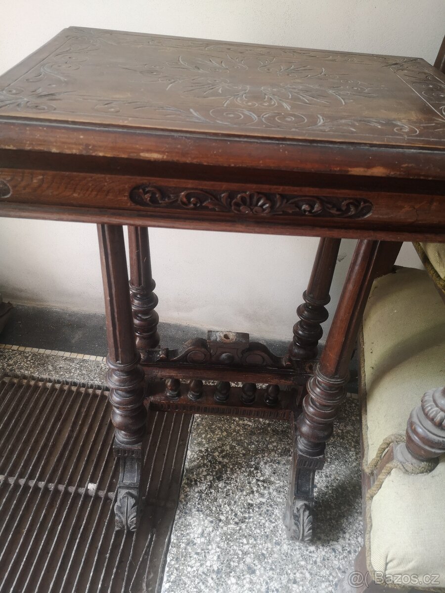 Starožitná renesanční sada, k renovaci - 3