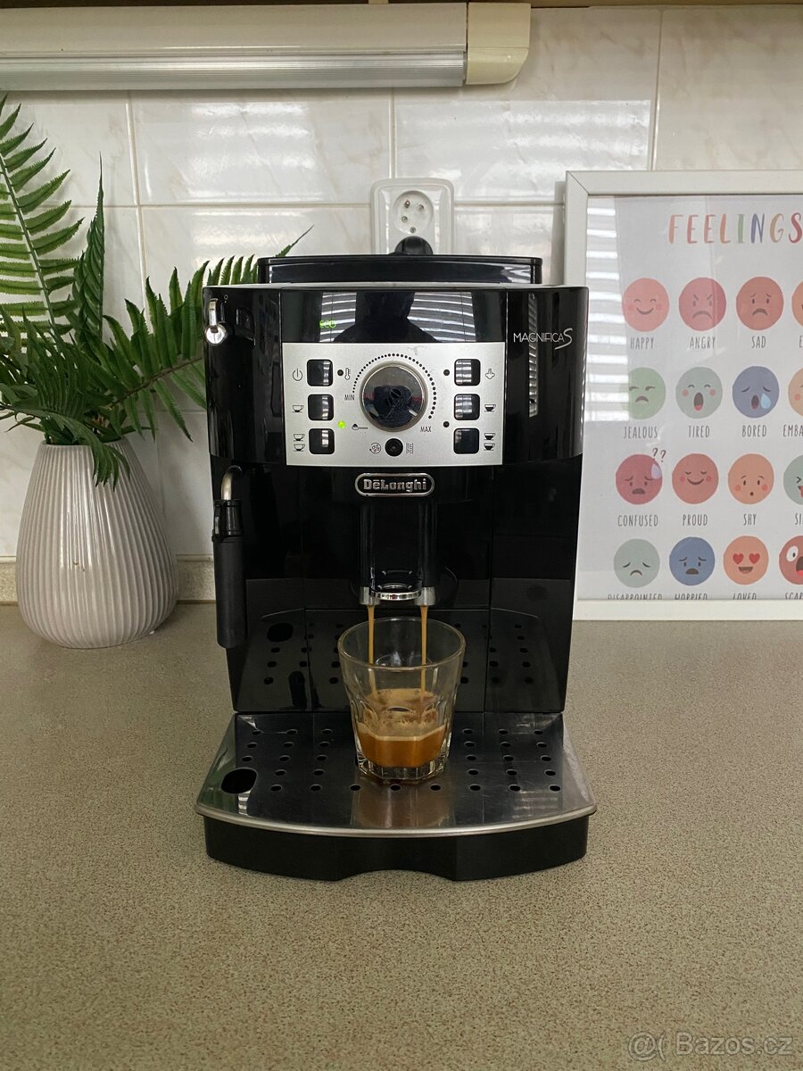 Kávovar Delonghi Magnifica S ECAM - 3