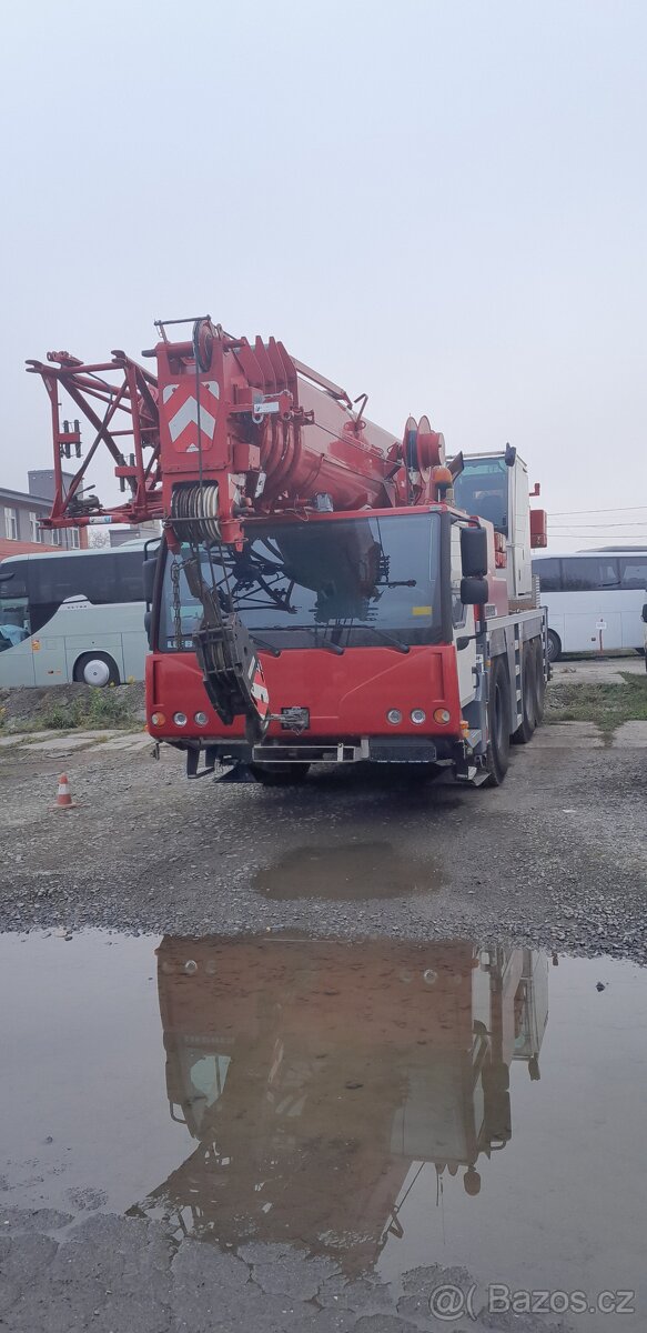 Autojeřáb Liebherr LTM 1055-3.2 - 3