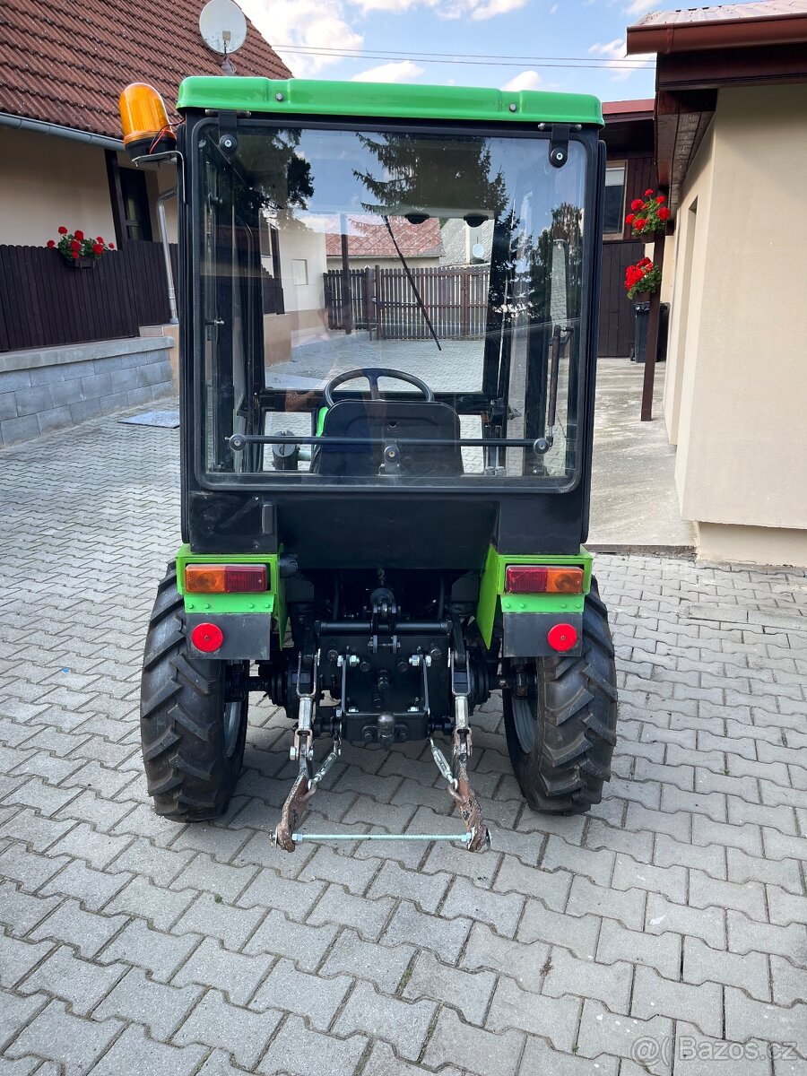 Šálek-malotraktor Vega - 3