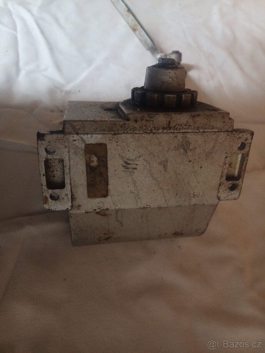 Zavírač dveří BRANO - 3