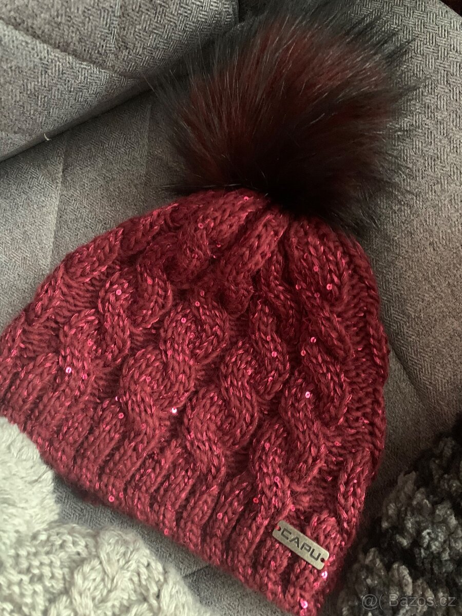 ZIMNÍ KRÁSNÉ ČEPICE,VEL: UNI - 3