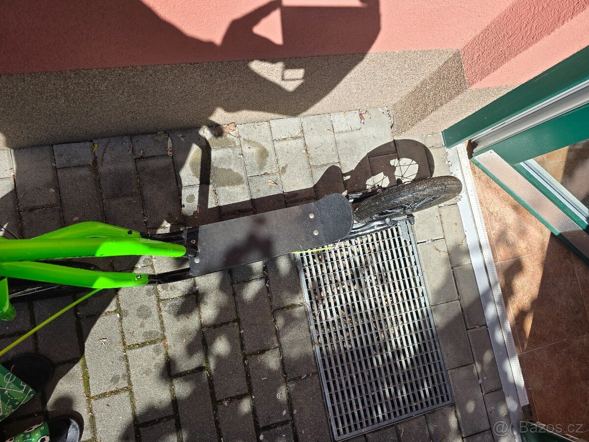 Koloběžka Galaxy Zenit zeleno-černá - 3