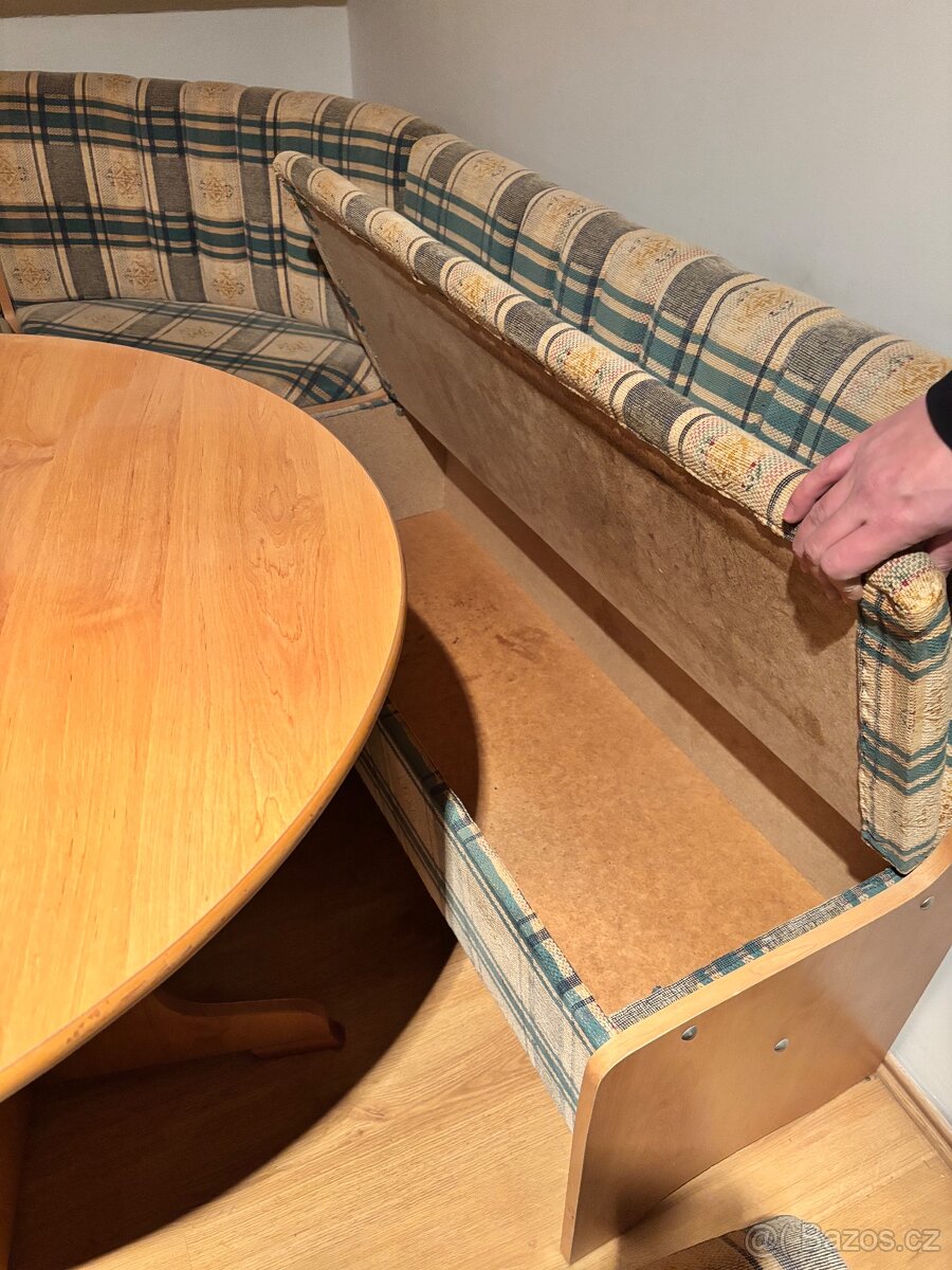 Rohový jídelní kout - 3