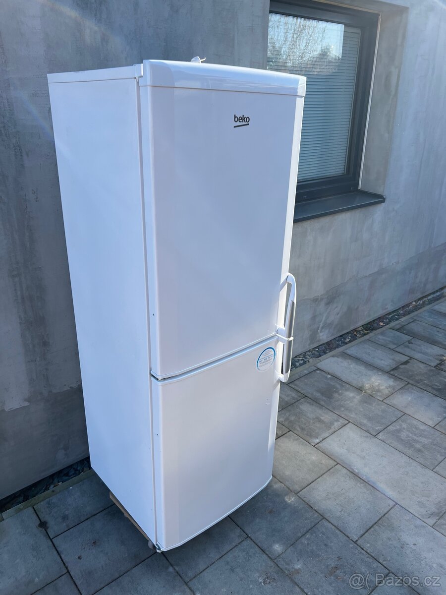 Lednice s mrazákem BEKO - 3