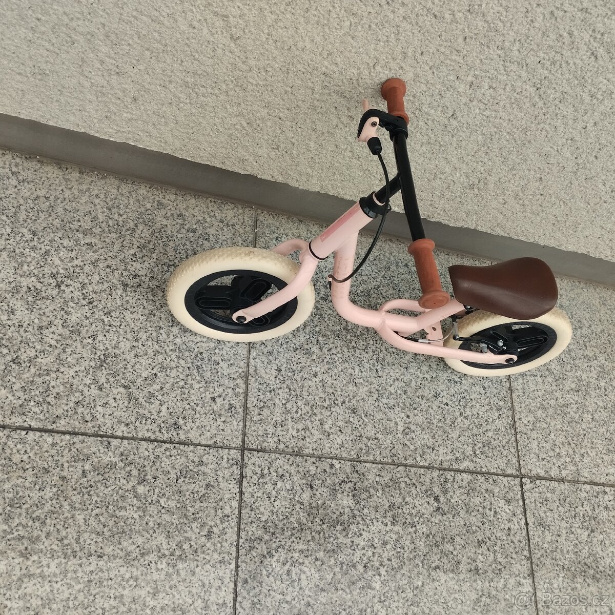 Dětské 10" odrážedlo Runride 500 růžovo-béžové
- 3