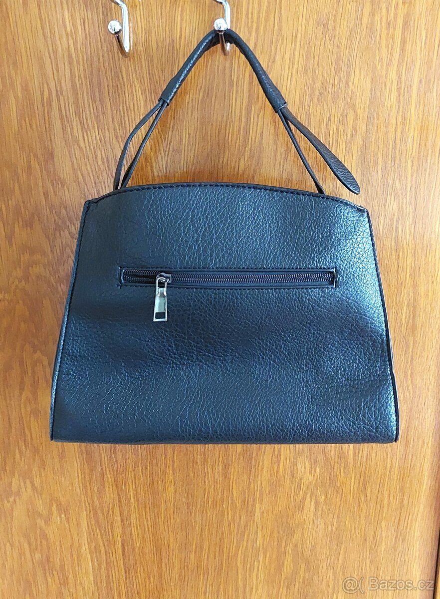 Nová černá kabelka - 3