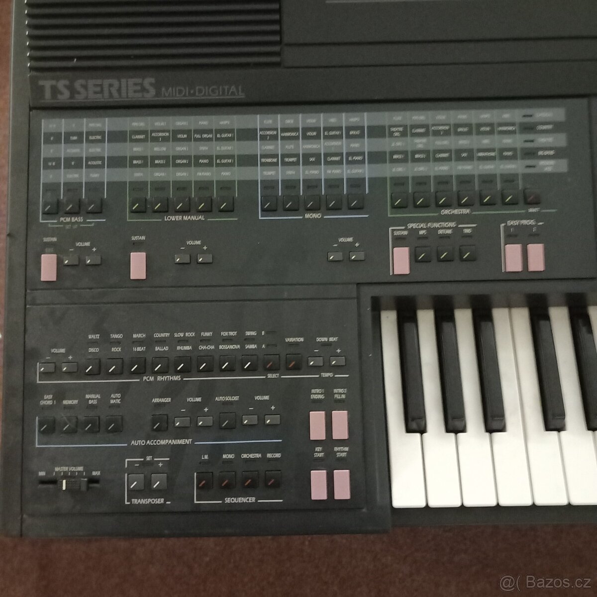 AKCE do 23.2 za 2500Ķč. Varhany Farfisa TS600 - 3