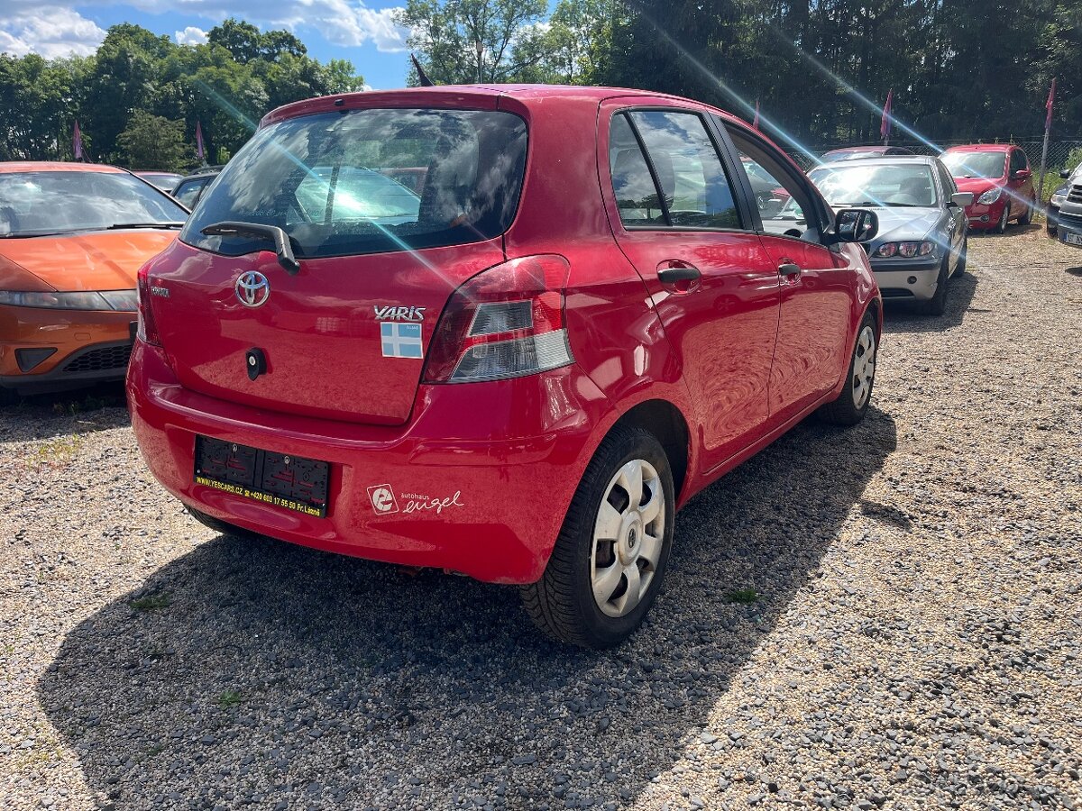 Toyota Yaris 1.0 - 3