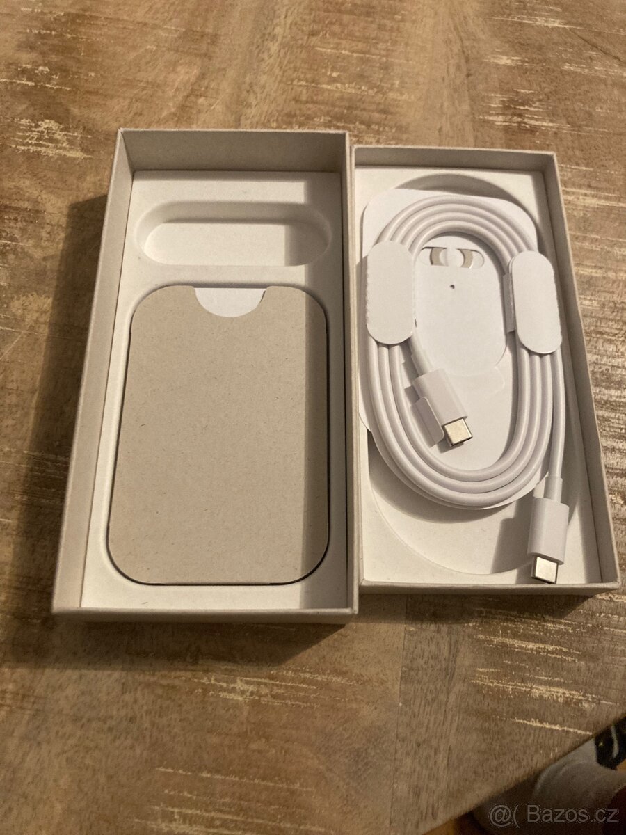 Google Pixel 10 Pro + přislušenství - 3