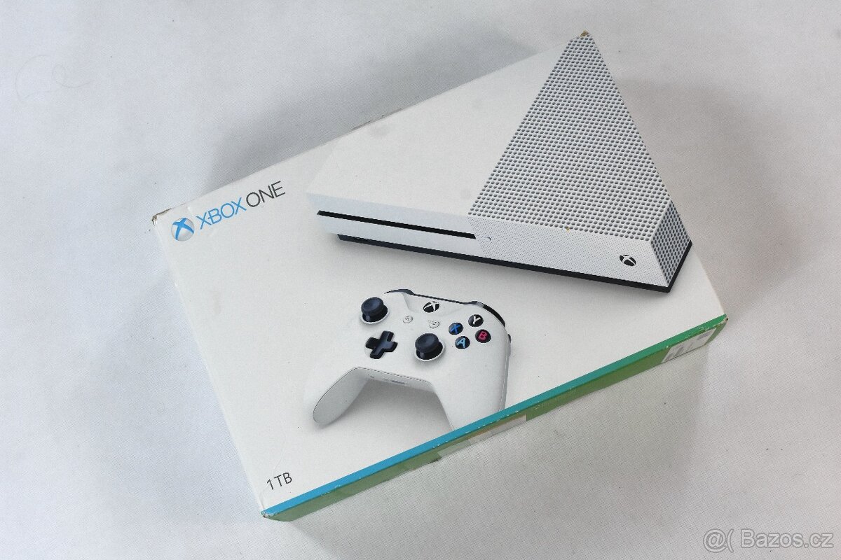 Microsoft Xbox One S 1TB - 3