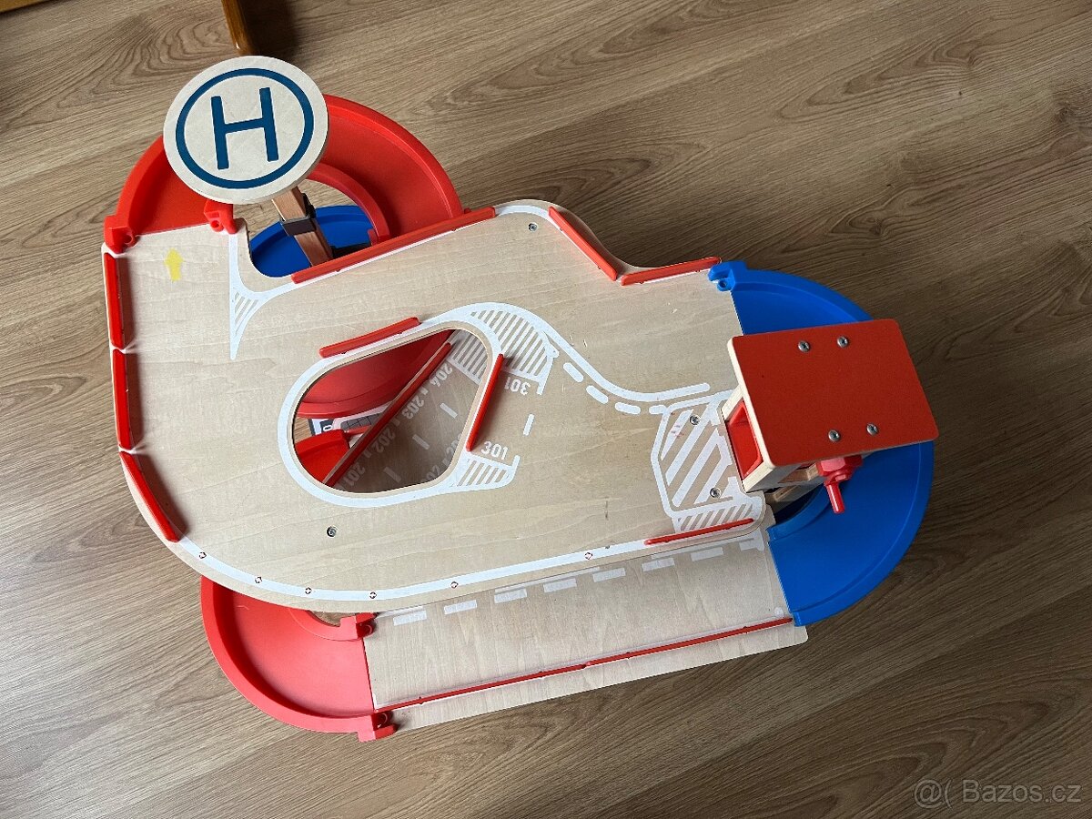 Garáž pro auta s výtahem - 3