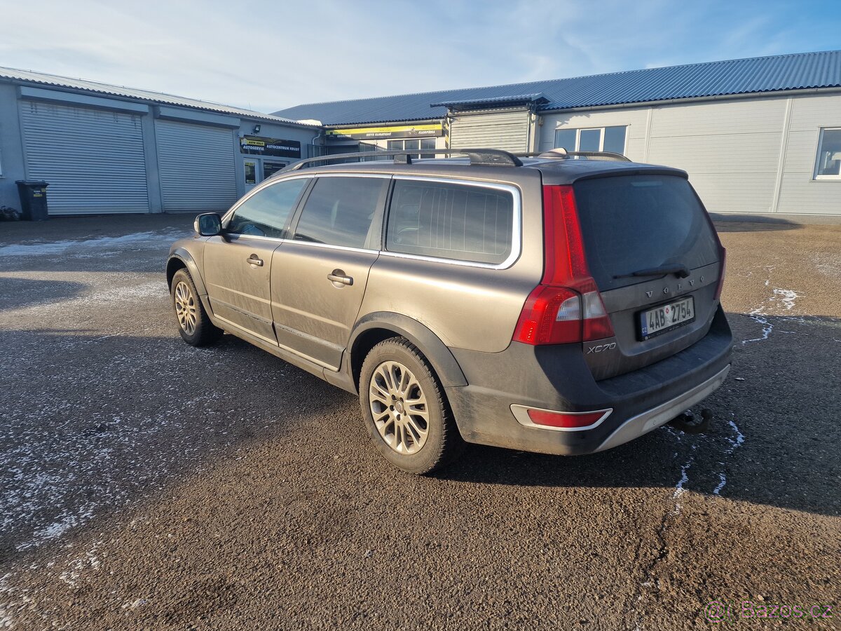 Volvo XC70 2.4D5 136kw - 3