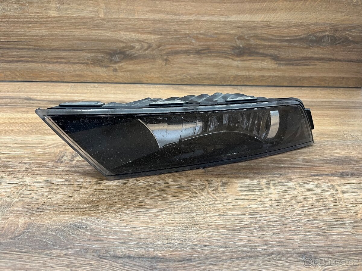 Superb 3 leva přední mlhovka predface - 3