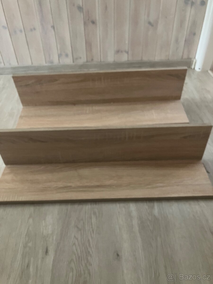 Poličky - 3