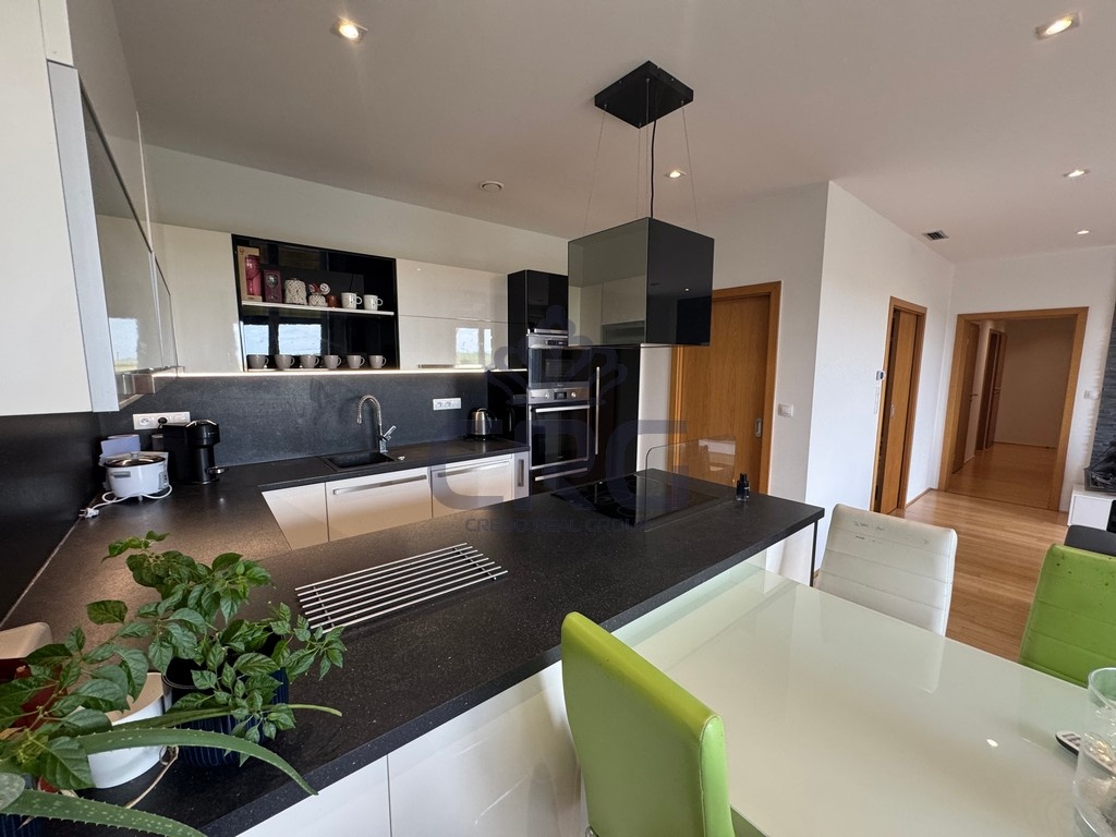 PRODEJ BYTU OV 3+KK/3+1 O CP CCA 115,37 M2 V POHOŘELICÍCH - 3