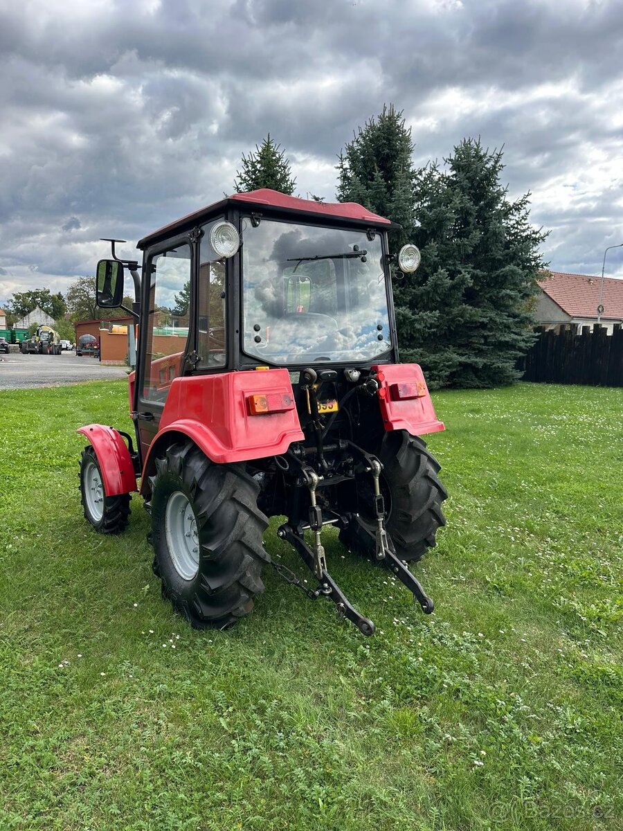 Traktor Belarus 320.4 - 3