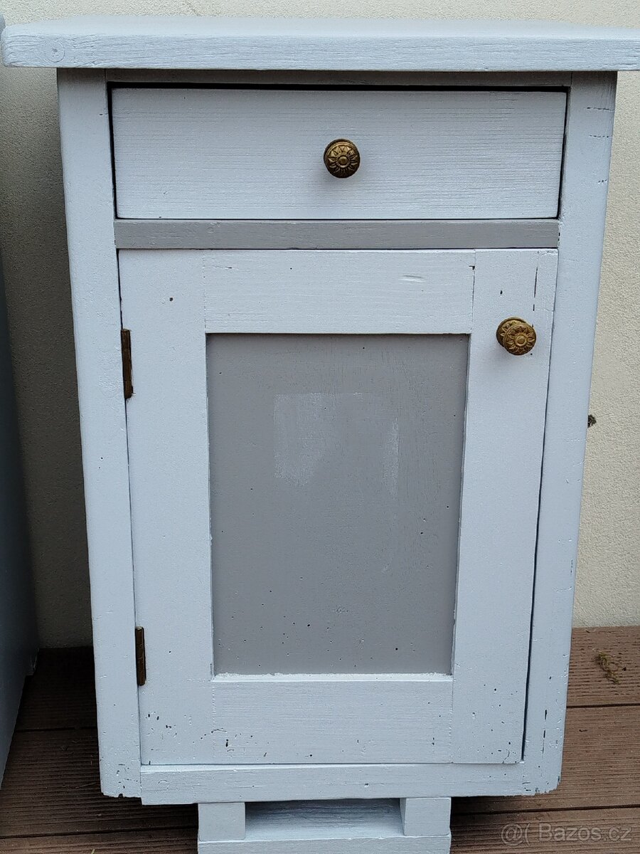 Šedivý noční stolek - 3