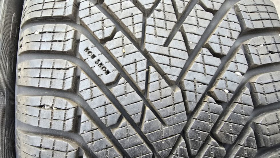 Zimní pneu 205/60/16 Pirelli - 3