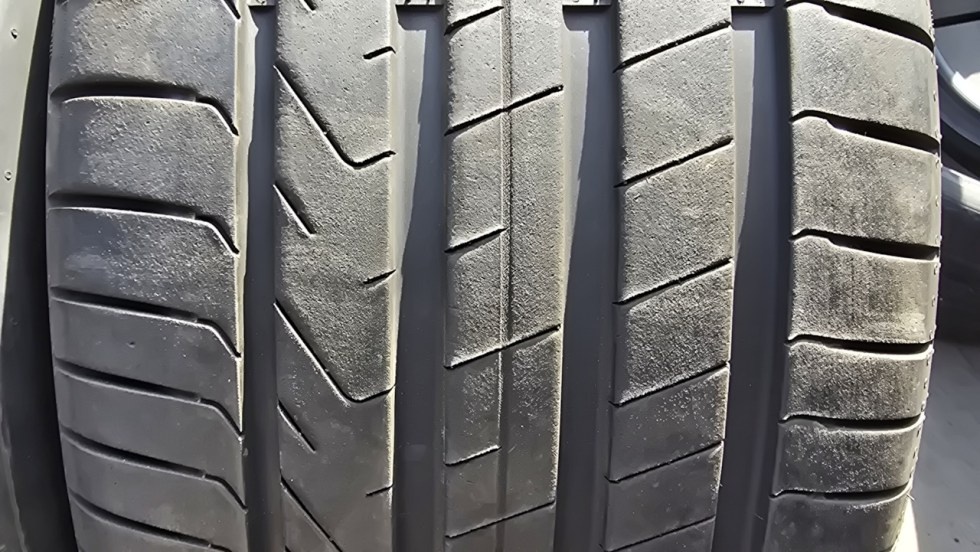 Letní pneu 265/40/21 Pirelli - 3