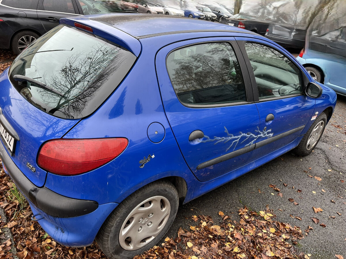 Peugeot 206, 1.1 benzín, r. 2001, pojízdný, bez STK - 3