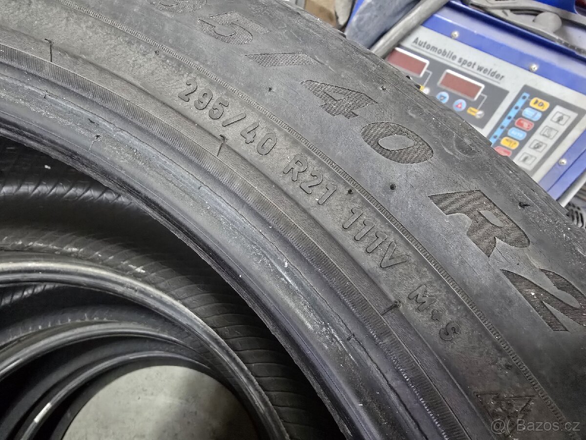 Zimní pneumatiky 295/40R21 111V - 3