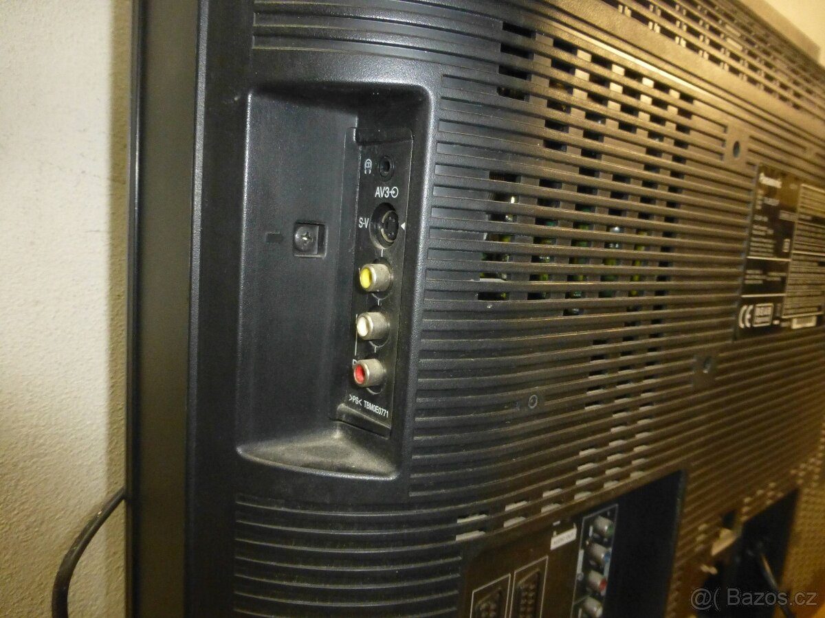 LCD televize PANASONIC 66cm (26 palců), nemá DVBT2 - 3