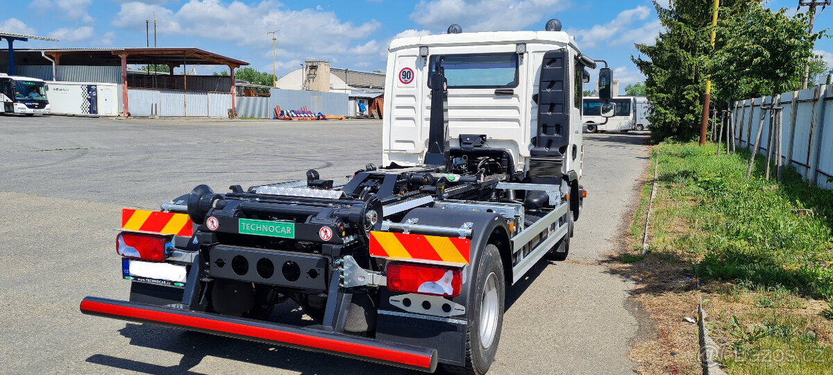 MAN TGL 12.220 4x2 BL - hákový nosič kontejnerů TECHNOCAR - 3