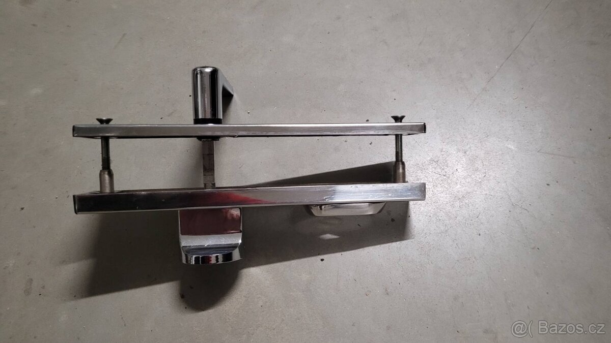 Dveřní bezpečnostní kování - 3