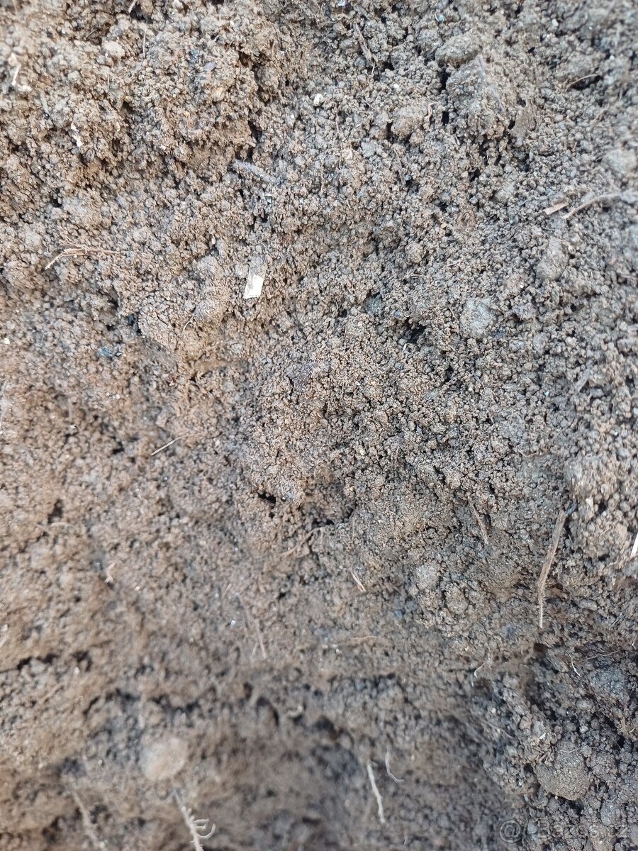 Hlína - 3