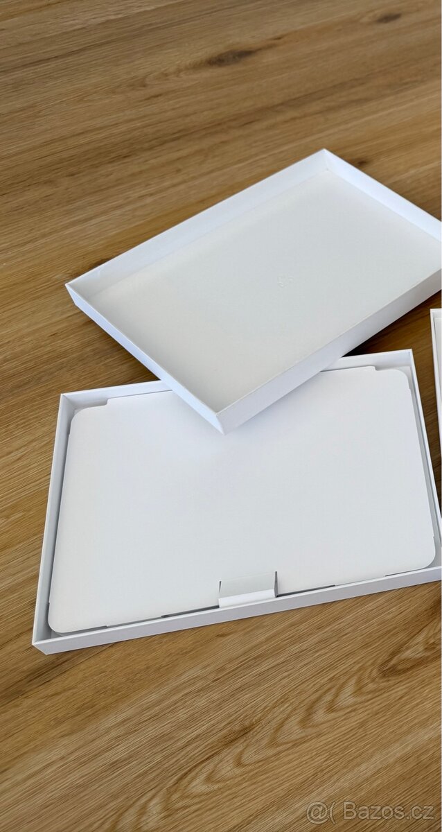 Magic Keyboard Folio prazdna krabice - 3