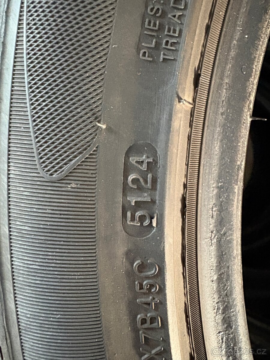 Letní pneu 235/45 R18 - 3