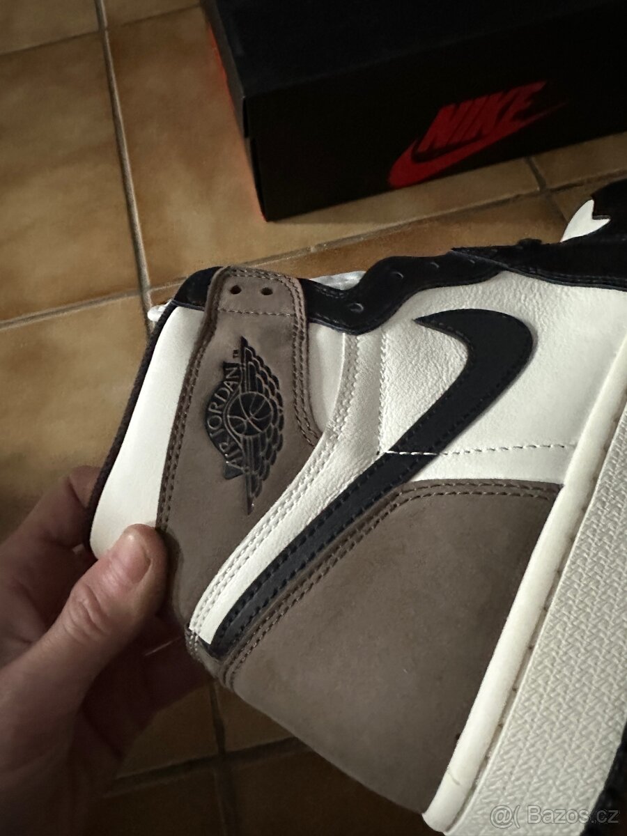 Nike air Jordan 1 Mocha - 3