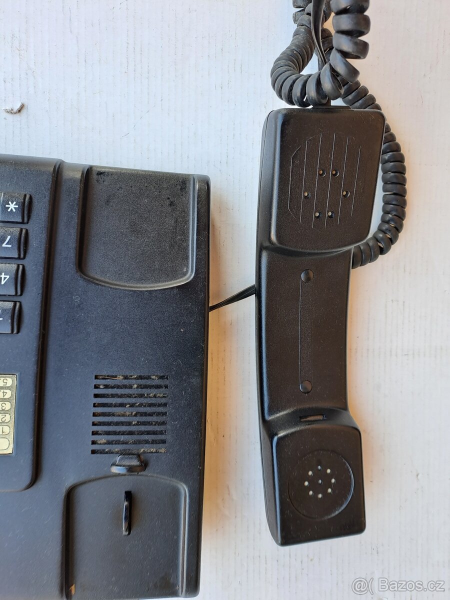 STARÝ TELEFON. - 3