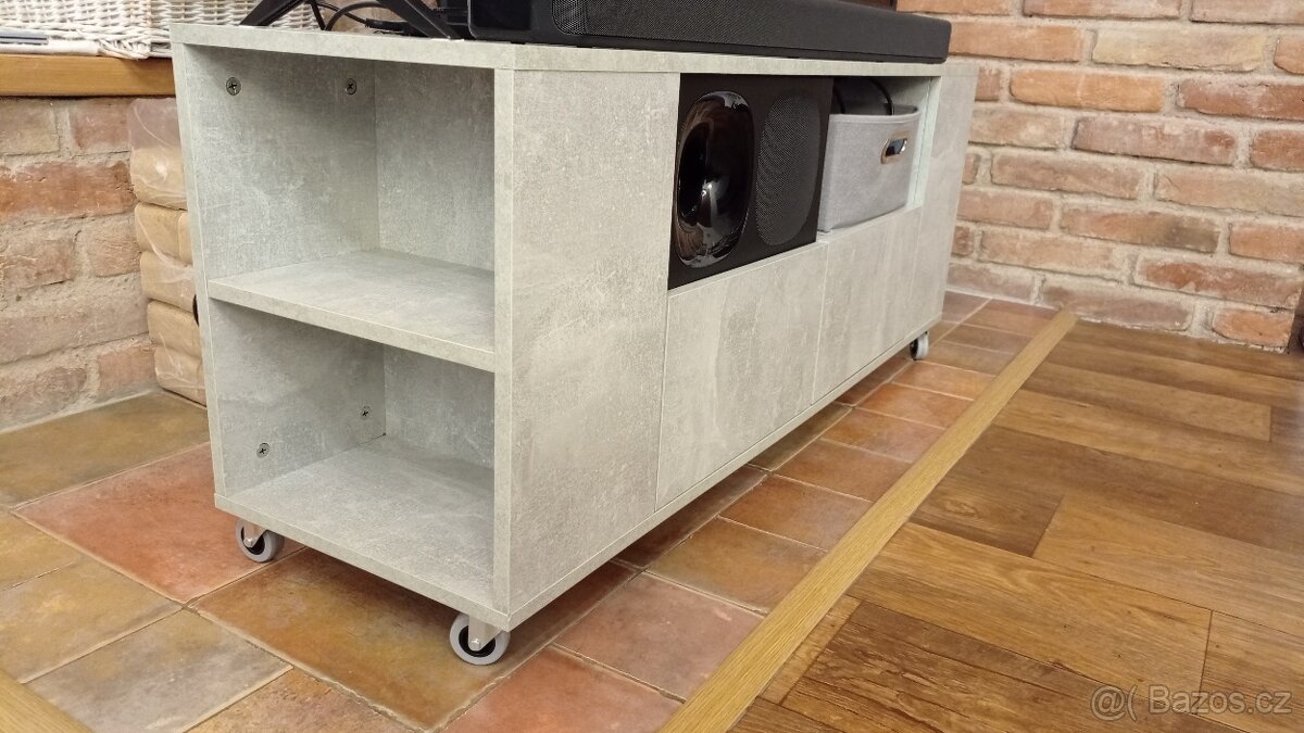 TV stolek na kolečkách. - 3