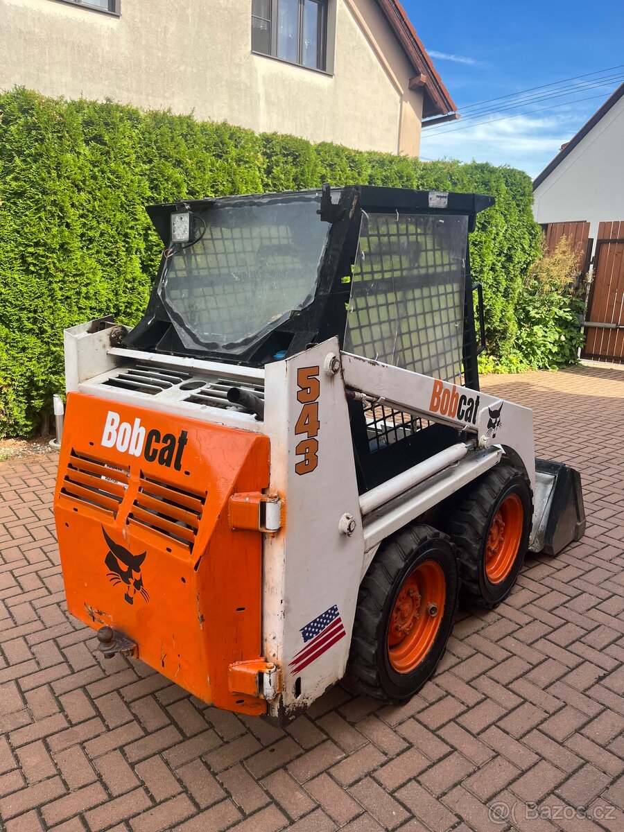 Smykový nakladač Bobcat 543 - 3