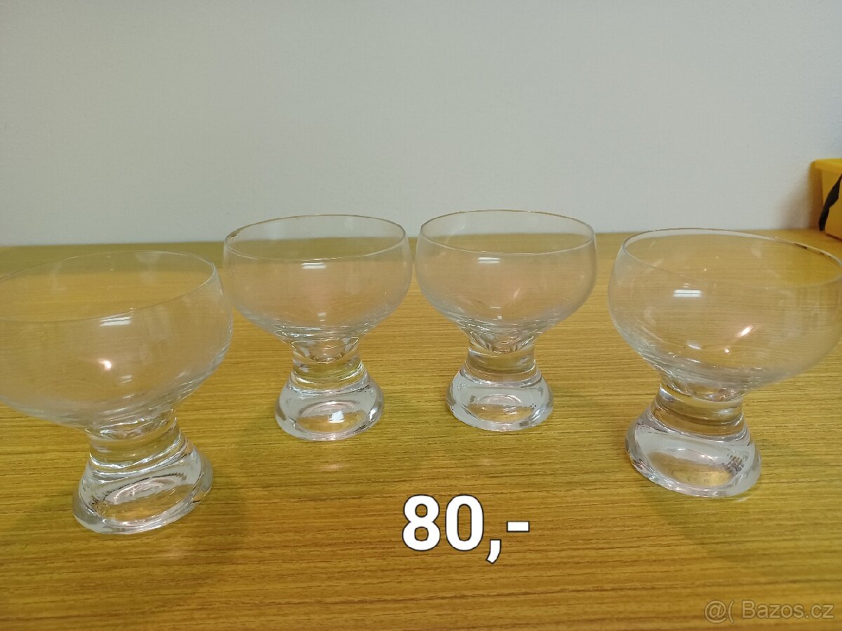 Sada různých skleniček - 3
