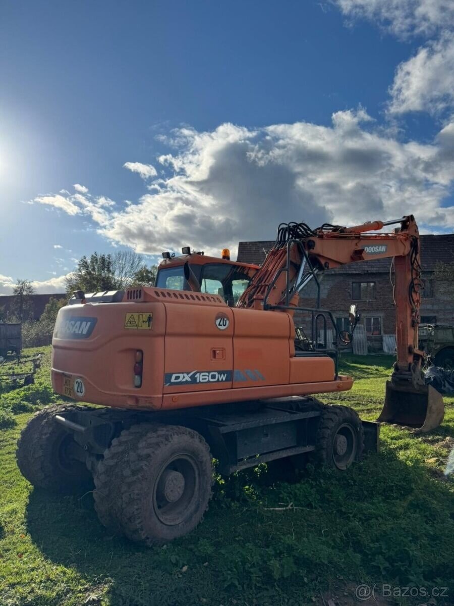 Kolový bagr / rypadlo Doosan DX 160 W - 3, SPZ - 3