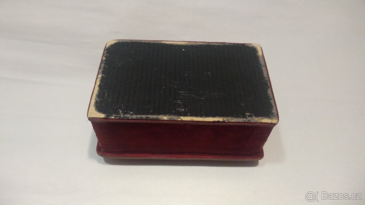 Kazeta červená - starožitnost - 3