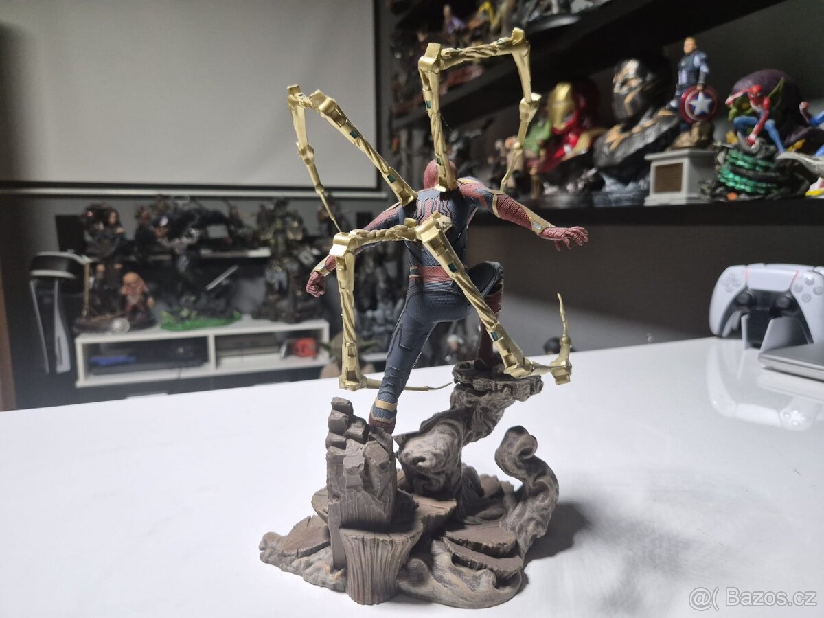 Socha Spider-Man - infinity WAR - Diamond Select - 3