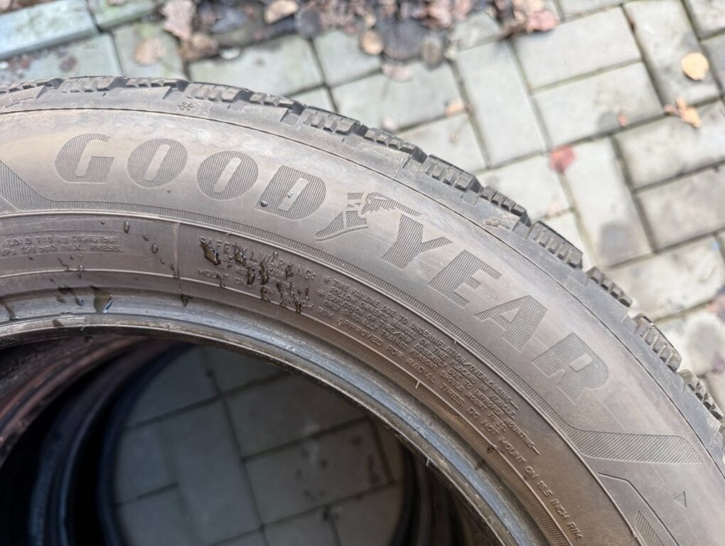 Zimní pneumatiky Goodyear 205/60/16 - 3