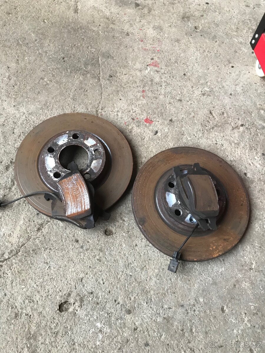 Passat b5,5 díly 1,8 turbo - 3