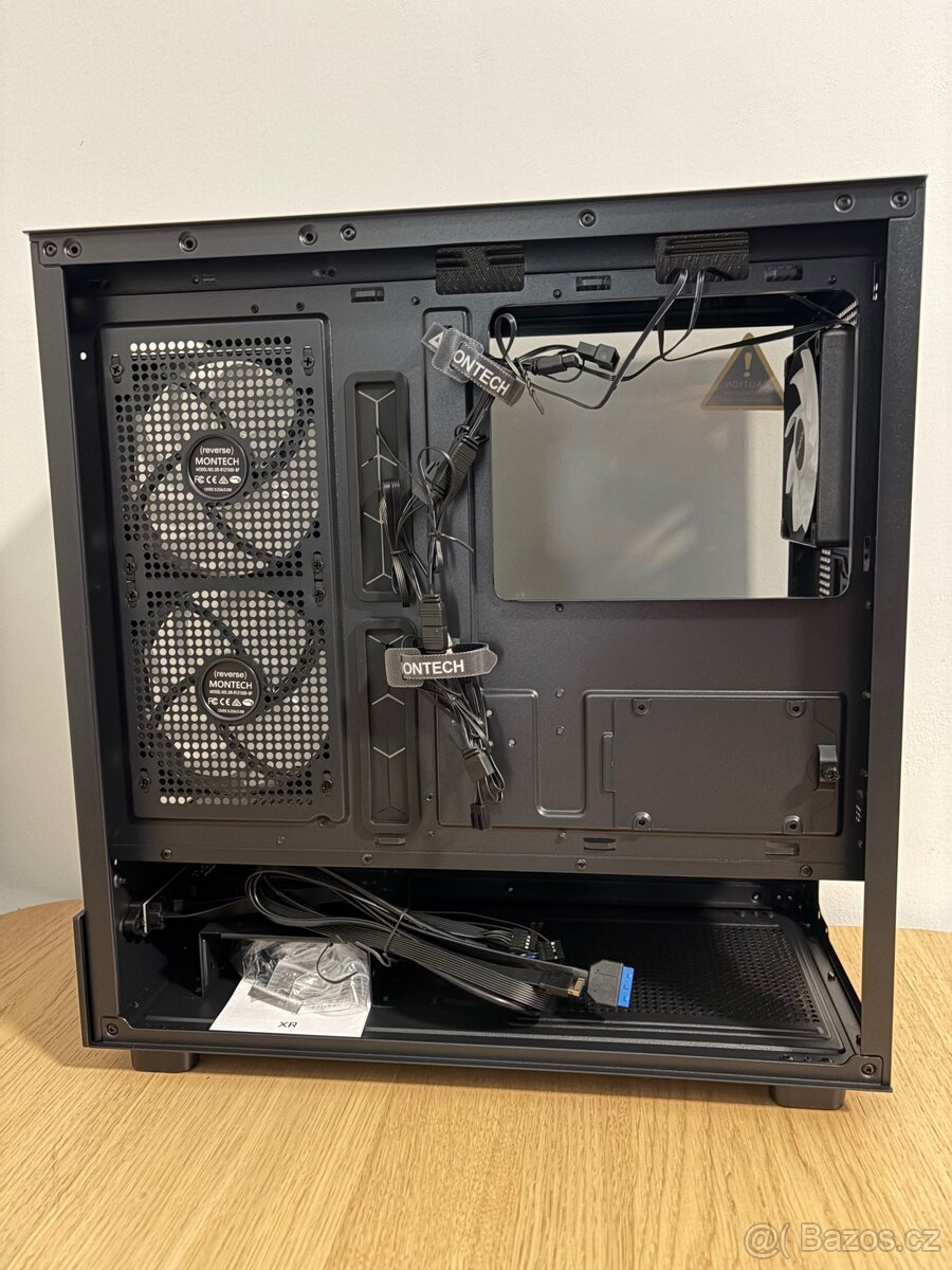 Nová MONTECH XR Black – akváriová PC skříň, 3× ARGB - 3