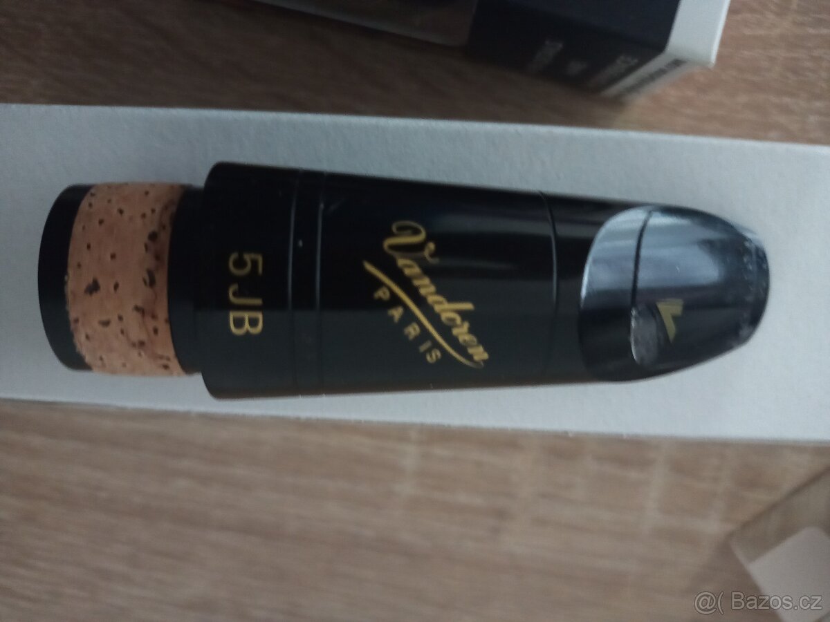 Prodám hubicí na B Klarinet Vandoren 5JB nová - 3