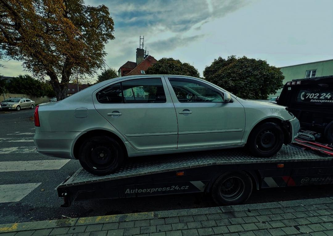 Vůz na díly Škoda Octavia 2 sedan facelift 2010 CAY LHW LA7W - 3