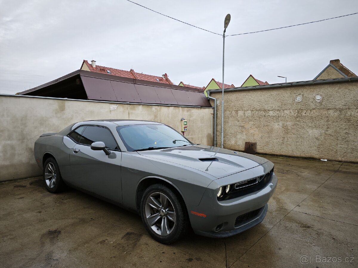 Dodge Challenger - 3
