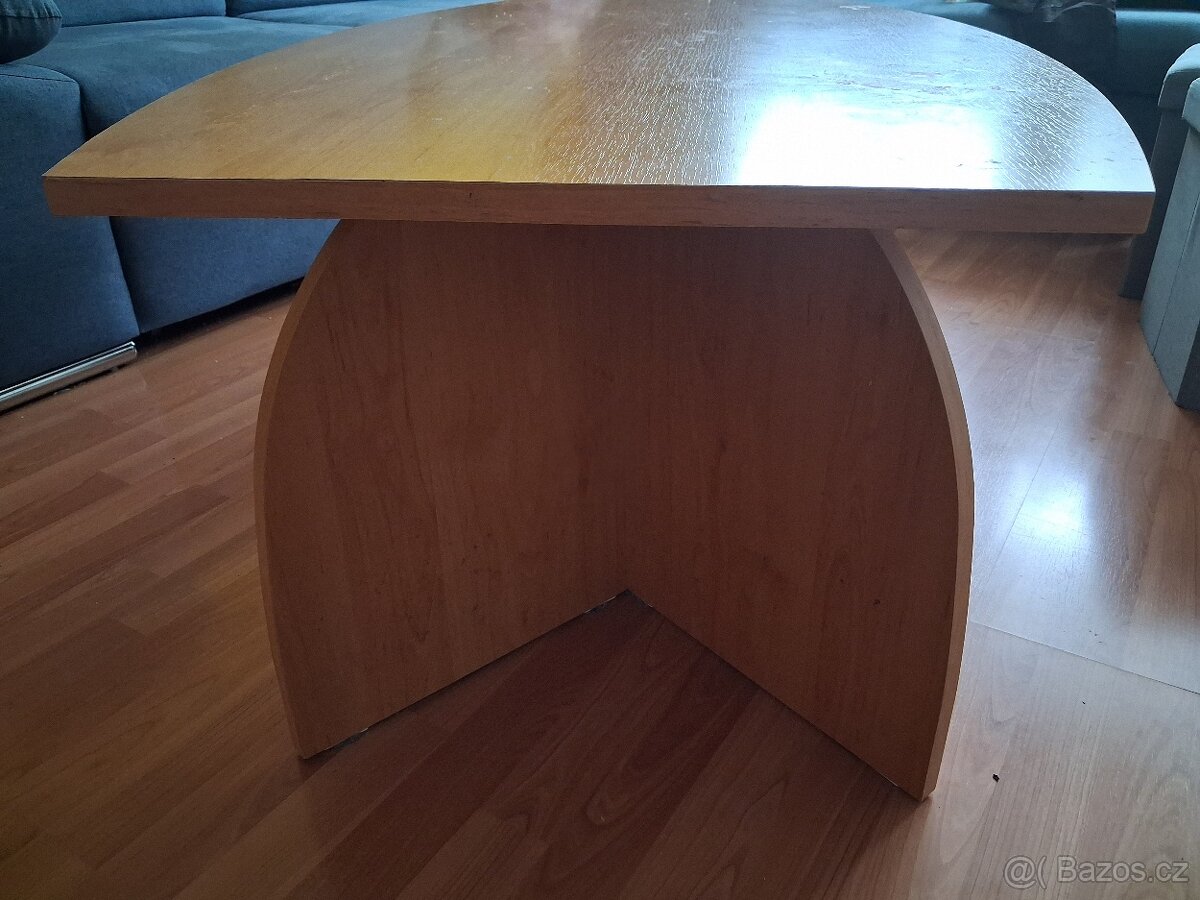 Konferencni stolek - 3