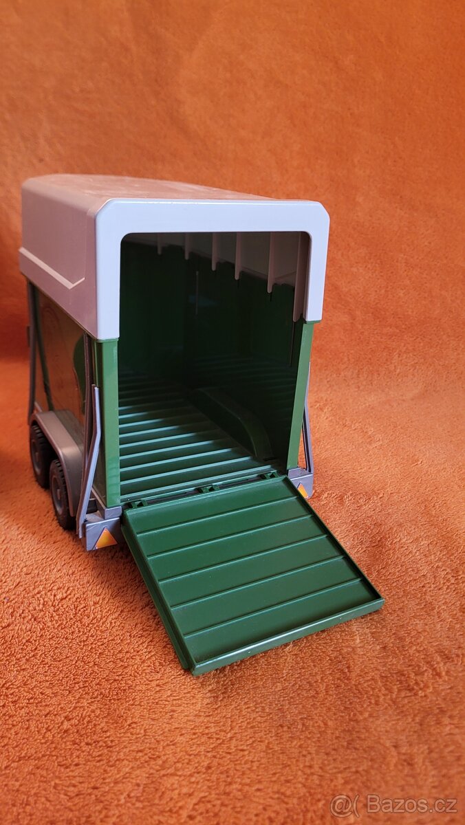 BRUDER Přepravník (zelený) + kůň a kráva (Měřítko 1:16) - 3