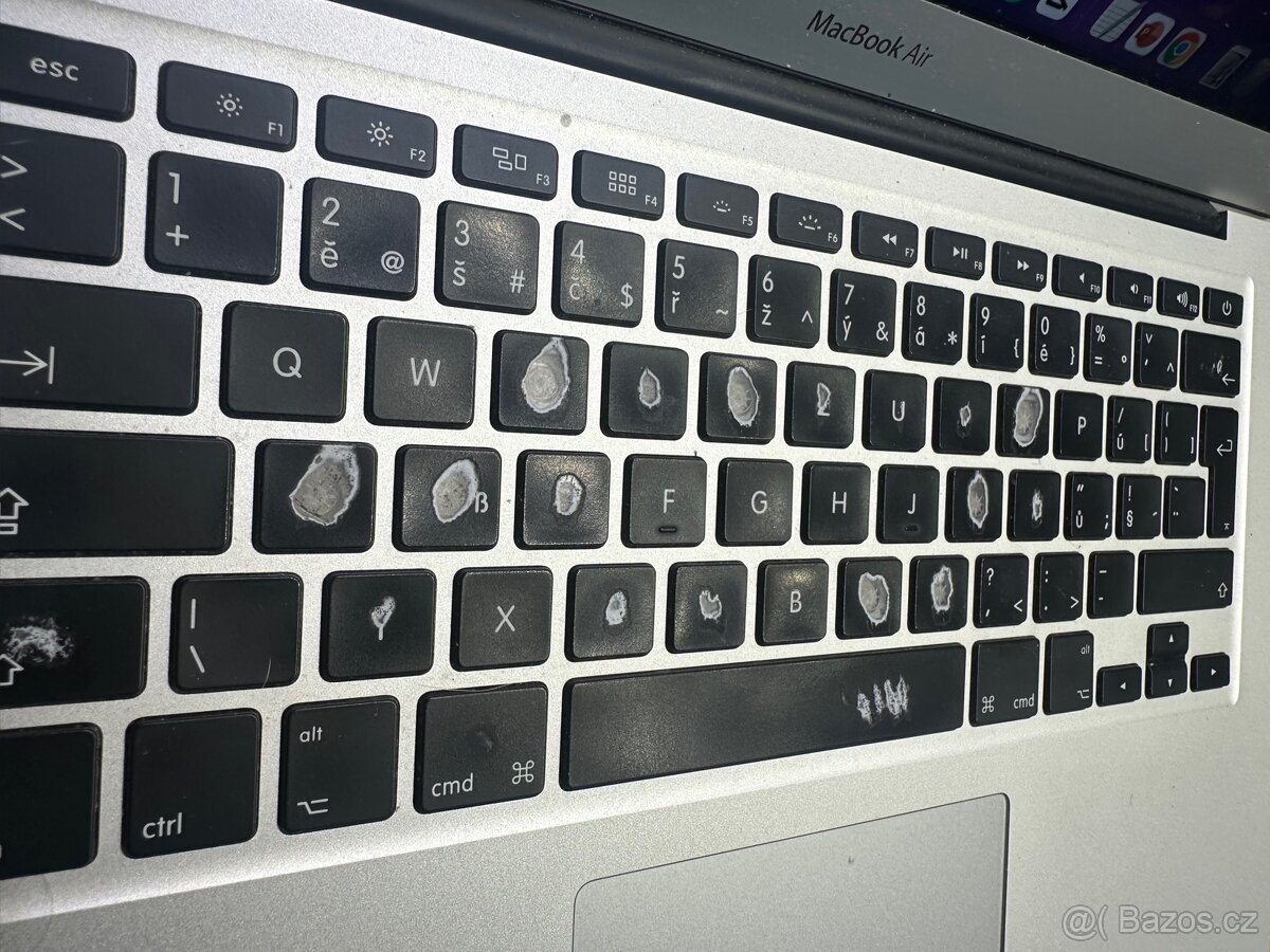 Apple MacBook Air 13” (2017) i5 / 8 GB RAM / 250 GB SSD - 3