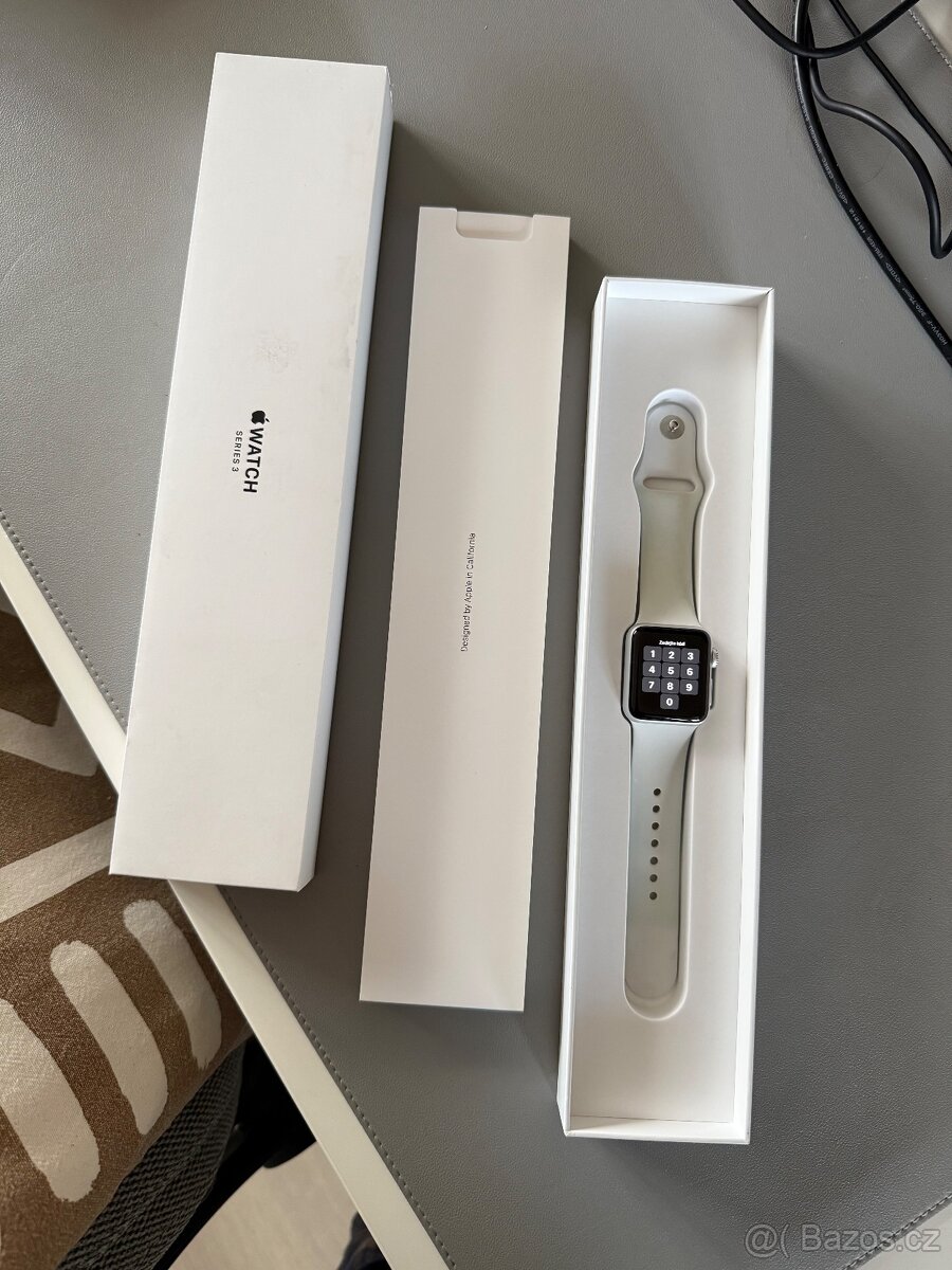 Apple Watch 3 - 38 mm Silver - 3